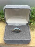 10k Yellow Gold Ring Size 7 Sparkling Blue Stones