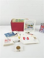 Boîtes de timbres avec enveloppes