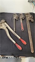 Vintage 3 pipe wrenches with punch tool