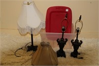 TOTE WITH THREE LAMPS & LAMP SHADES