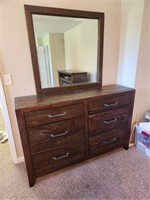 Beautiful 6 Drawer Dresser w/mirror