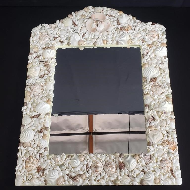 Seashell wall mirror