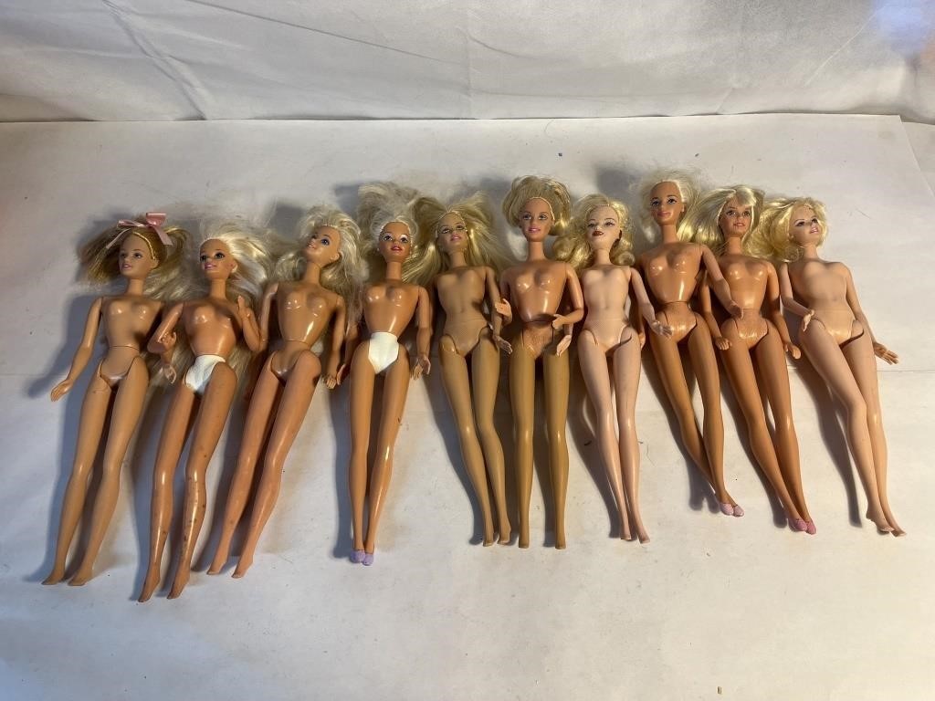 10 BARBIE & FRIENDS DOLLS