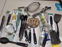 20 ASSORTED KITCHEN UTENSILS BY "PUBLIX BRAND"