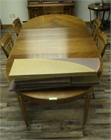 THOMASVILLE TABLE W/ 5 CHAIRS & (2) 18"  LEAVES >>
