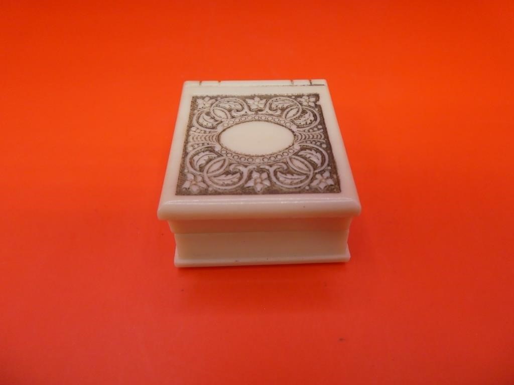 Vintage Celuloid Book Ring Box