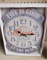 CLOCK LIFE AT THE BEACH
