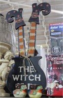 THE WITCH HALLOWEEN SIGN