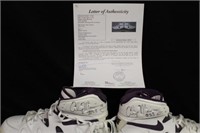Alonzo Mourning game used autographed shoes JSA