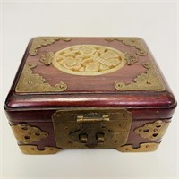 Vnt Chinese Export Jewelry box with hand carved