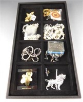 Lot # 4105 - Lot of costume jewelry: Includes