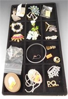 Lot # 4111 - Lot of costume jewelry: Also to