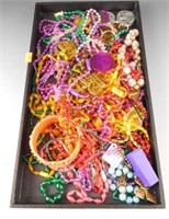 Lot # 4101 - Jewelry lot consisting of mostly