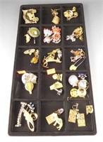 Lot # 4102 - Large lot of jewelry: Mostly