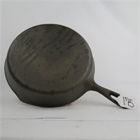 WKM #8 CAST IRON SKILLET MADE IN CHINA