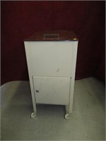 LIFT TOP METAL FILE CABINET WITH LOCKING CUPBOARD