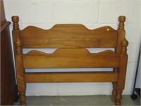 SINGLE MAPLE BED - NO RAILS HEADBOARD/FOOT ONLY