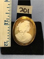 1 1/2" cameo pin/pendant, set in unknown gold meta