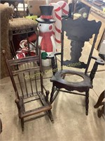 2 Rocking Chairs