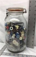 C6) VERY NEAT BUTTONS IN JAR WITH SEAL