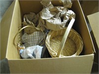1 box of gold metal wire heart-shaped baskets