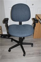 Adjustable office chair (blue)