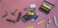 Various pocket knives, razor, key