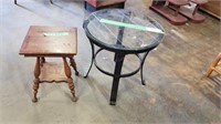2 Side Tables