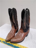 Laredo cowboy boots size 8 made in USA