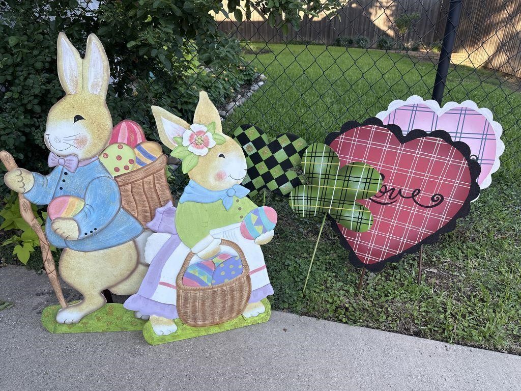 Metal Holiday Yard Art