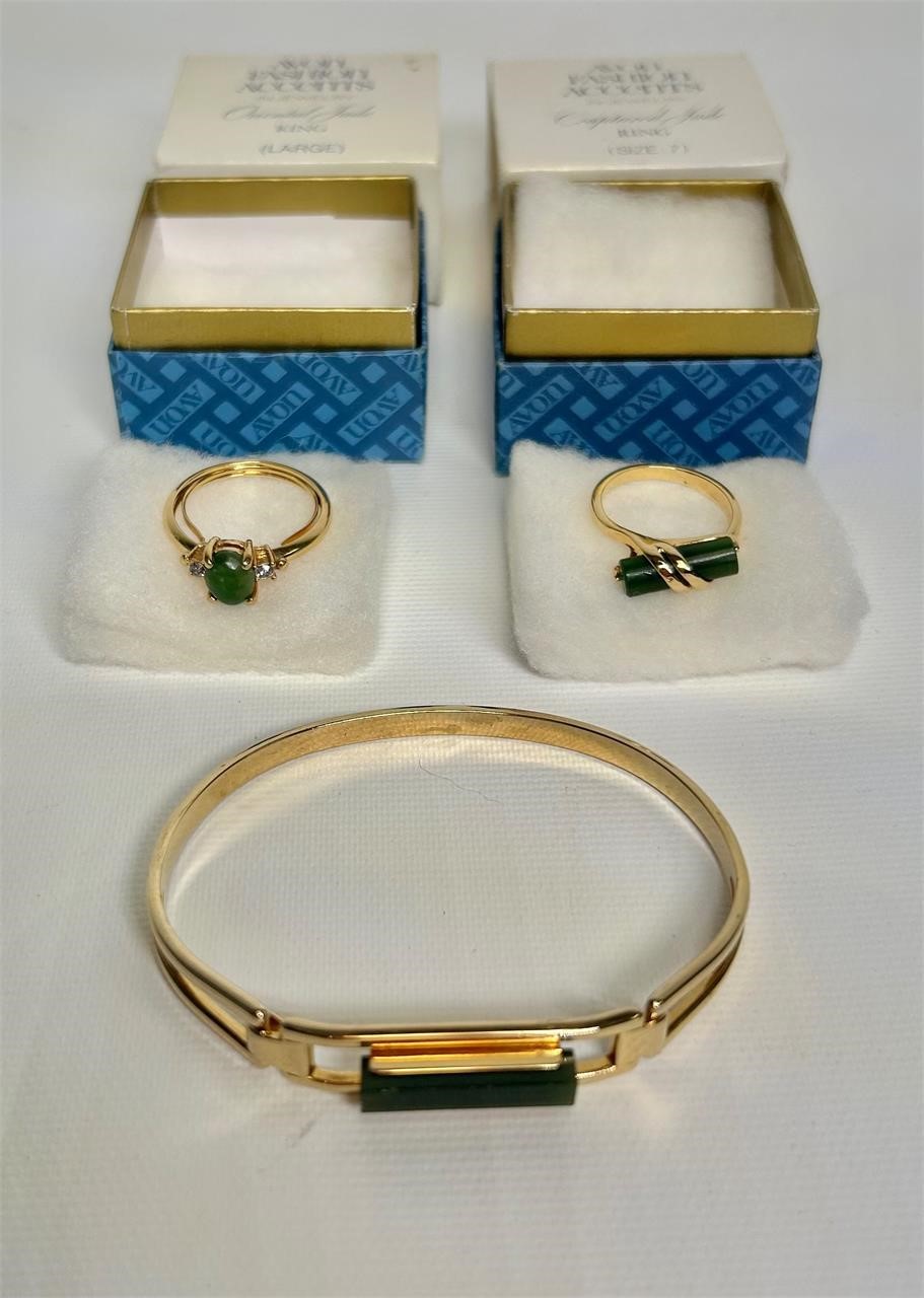 Avon Jade jewelry rings+ bracelet set.