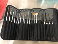 1X BRUSH SET