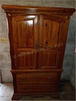 Pine Wood Amorie Clothing Cabinet