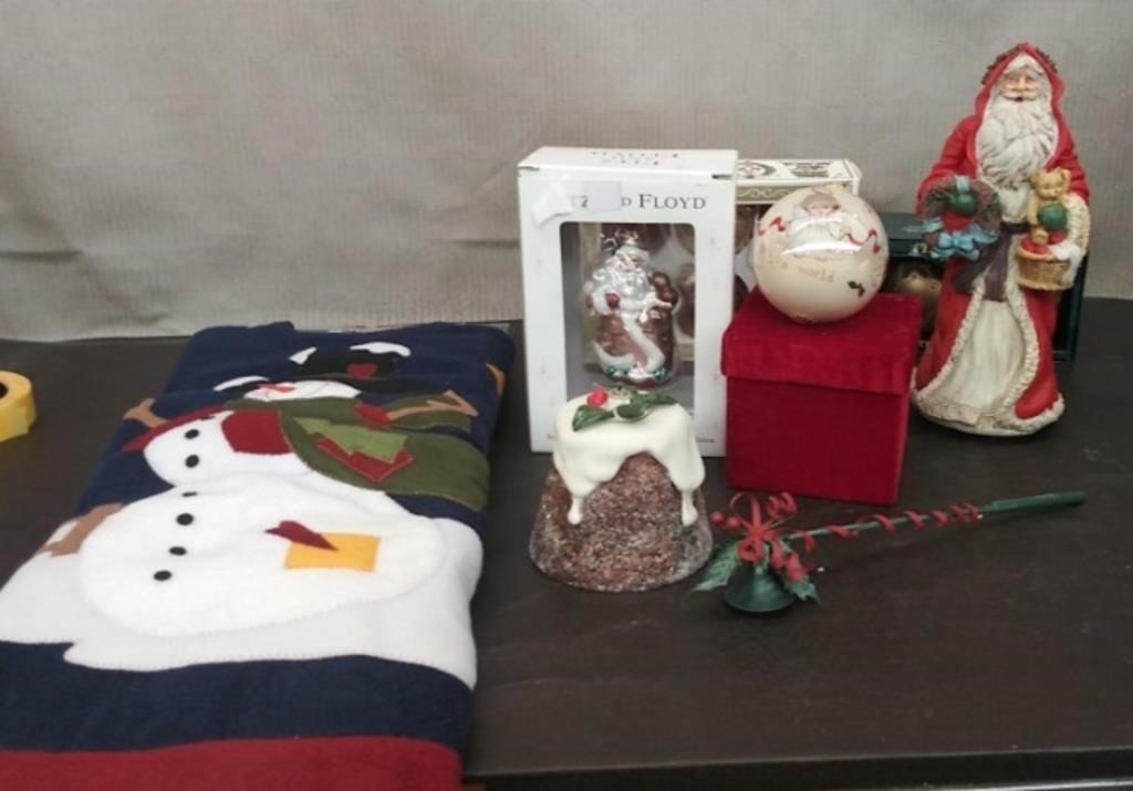 Tote Christmas Decor-Tree Skirt, Figurines, Oil