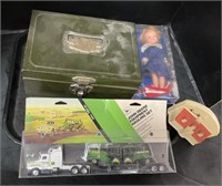 John Deere Hauling Set, Cash Box, Doll.