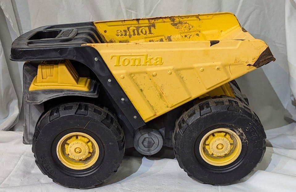 Large Tonka Dump Truck Toy