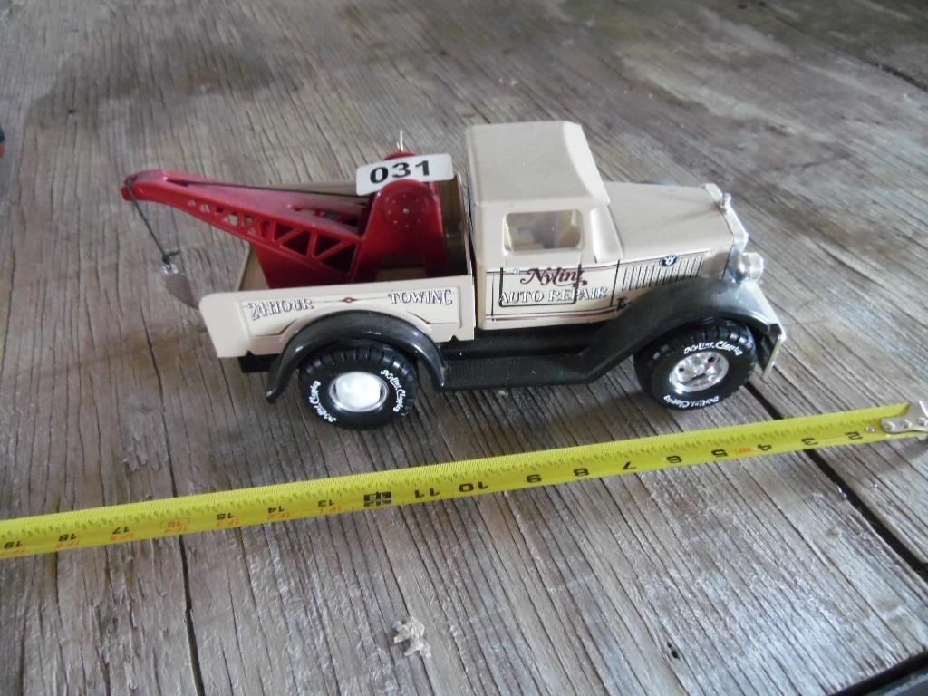 NYLINT TOY TOW TRUCK