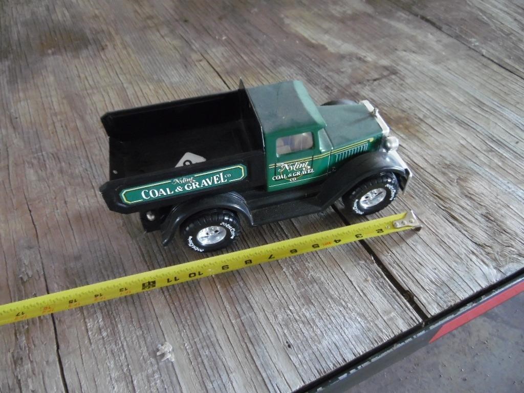 NYLINT TOY DUMP TRUCK