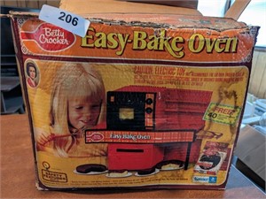 Betty Crocker Easy-Bake Oven