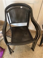 4 METAL CHAIRS AND GOOD CONDITIONS