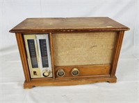 Zenith Tube Radio In Wood Case Model N731