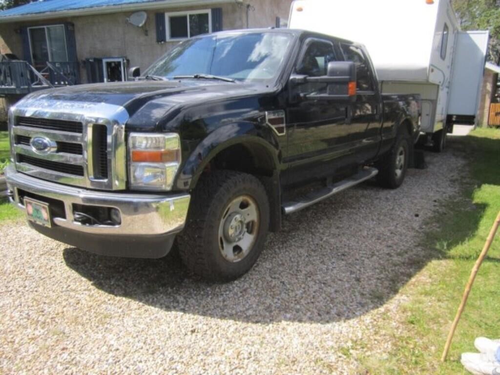 2009 Ford F350 Super Duty XLT Truck