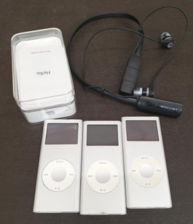 Lot - 3 iPod Nanos & Skull Candy Wireless