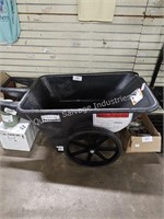 rubbermaid plastic dumpcart (damaged)