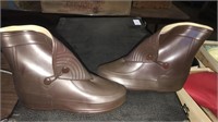 Vintage brown Tacoma rubber boots child size 13