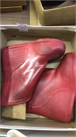 Vintage red rubber rain boots child size 7