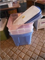 4 Totes & 3 Lids