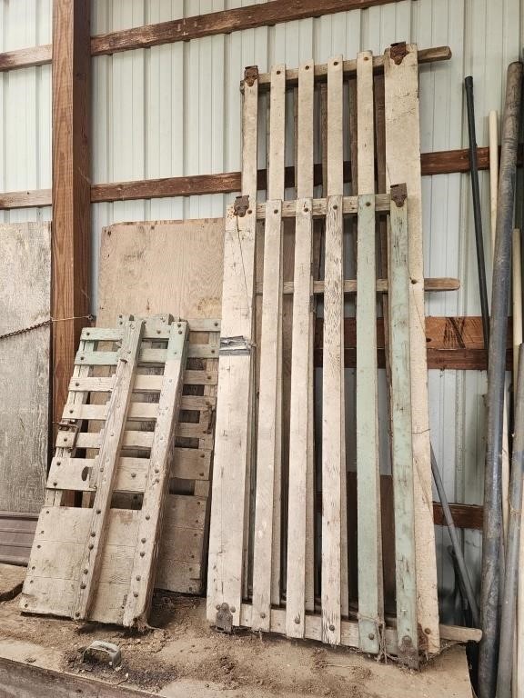 Primitive Wooden Truck Side Boards with Gate