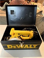 DeWalt 12 Volt Mini Circular Saw, Battery & Chargr