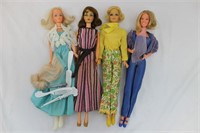 4 vintage 1966 Barbie's w original Mattel Stands